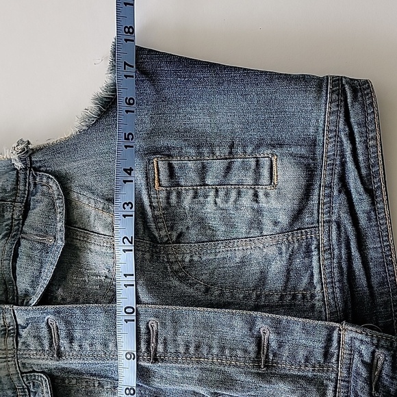 Candie’s Britney Spears Cropped Jean Vest Blue Distressed Denim Button Down Y2K - Picture 14 of 15